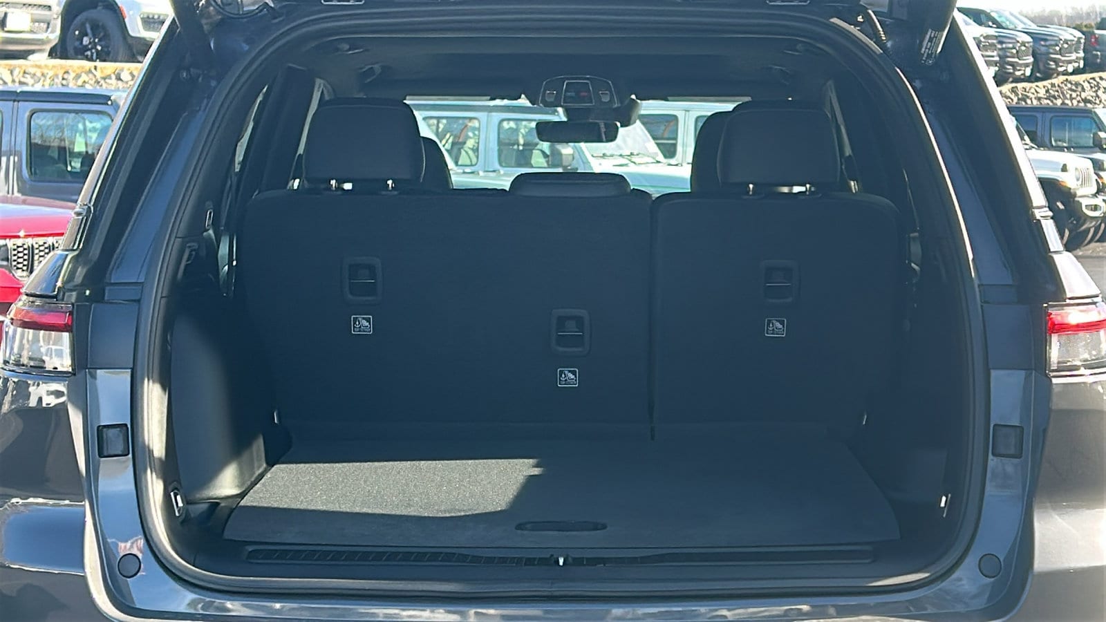 2026 Jeep Grand Cherokee Laredo - Photo 9