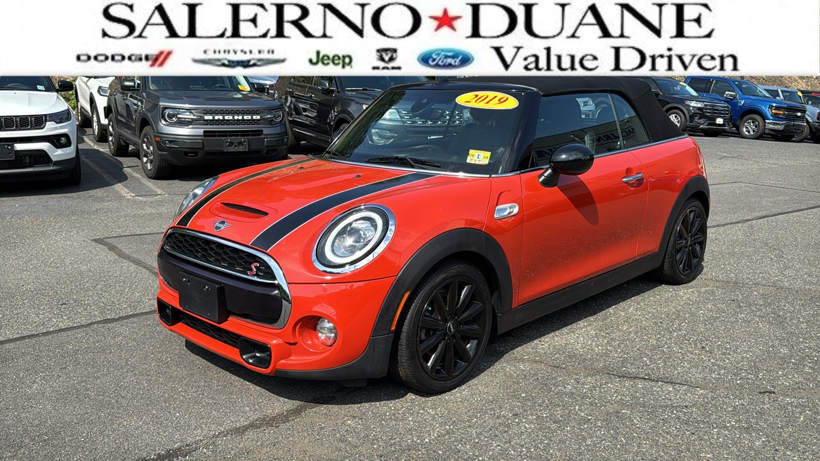 2019 MINI Convertible Cooper S Signature's photo