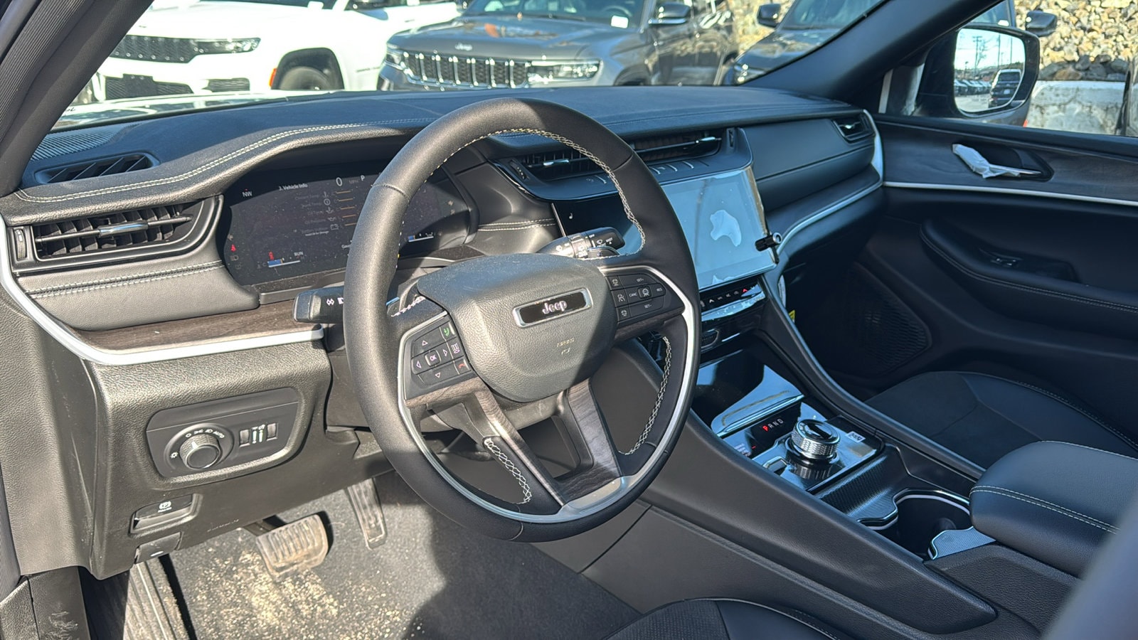 2026 Jeep Grand Cherokee Laredo - Photo 14