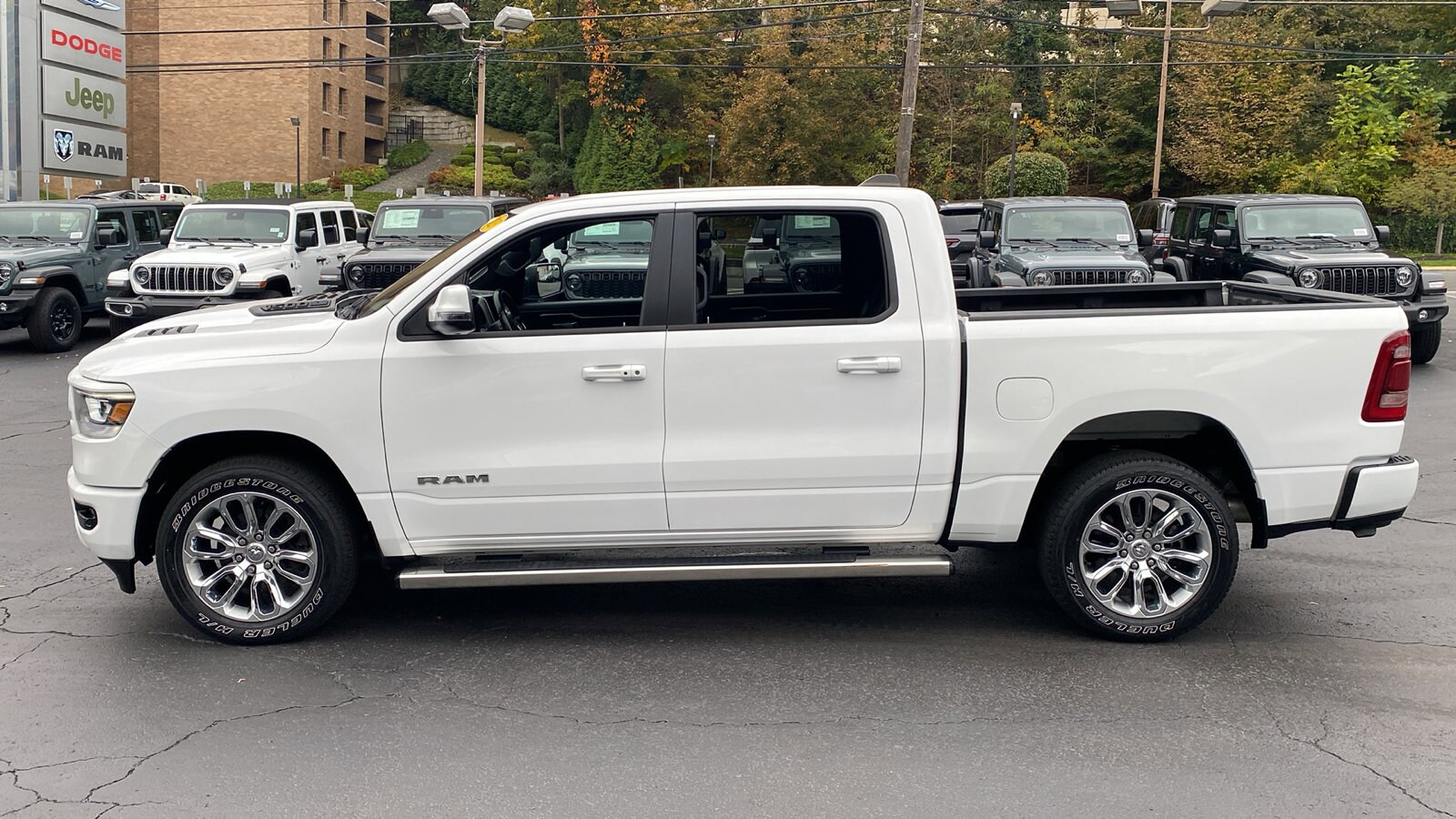 2023 Ram 1500 Laramie photo 2