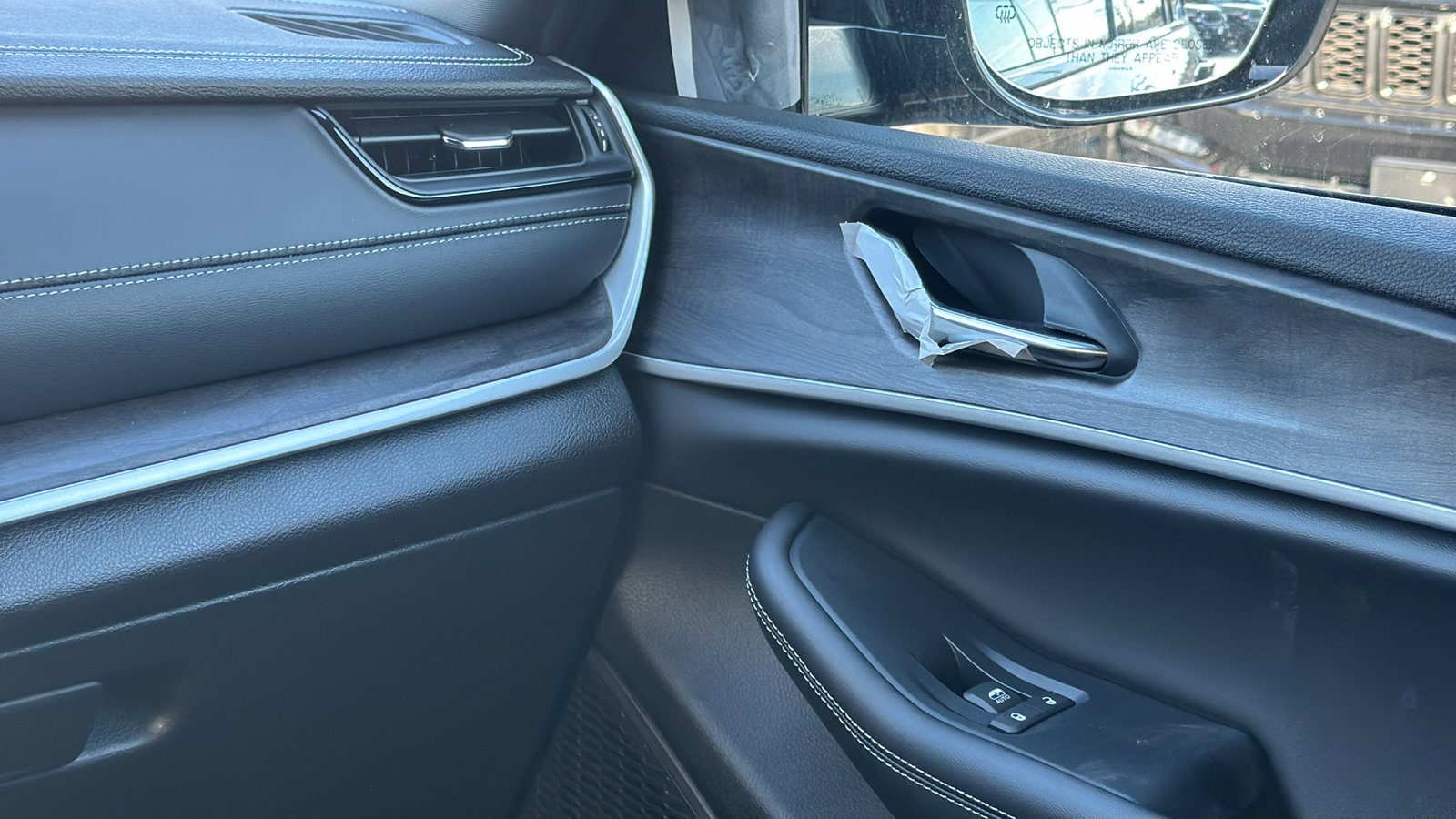 2026 Jeep Grand Cherokee Laredo - Photo 22