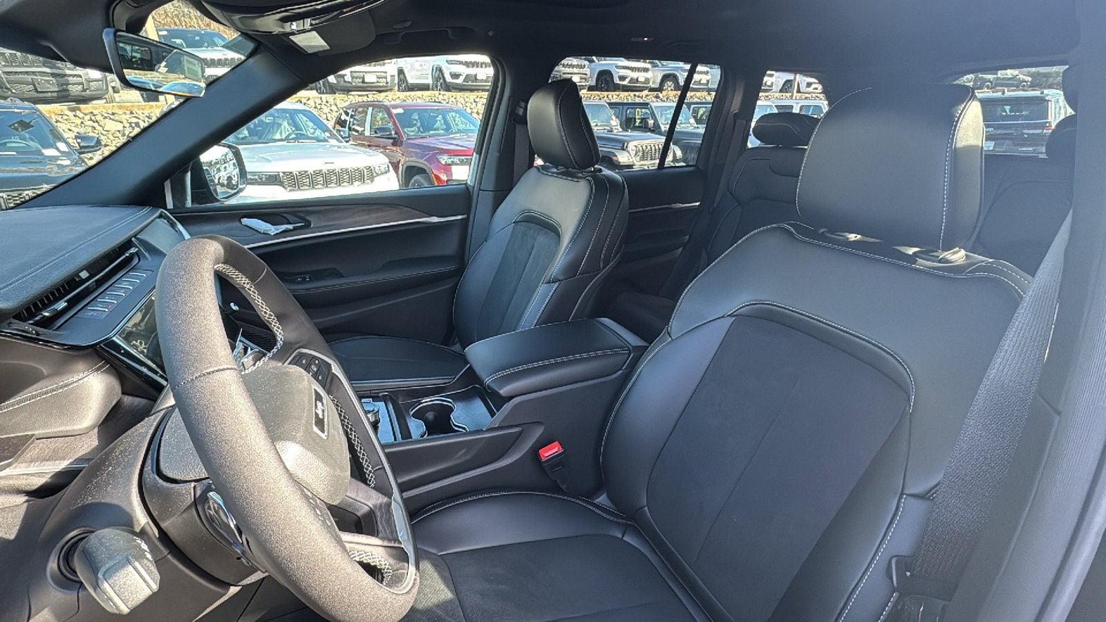 2026 Jeep Grand Cherokee Laredo - Photo 15