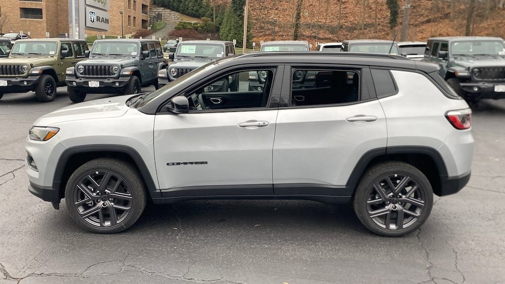 New 2026 Jeep Compass LIMITED ALTITUDE 4X4 Sport Utility