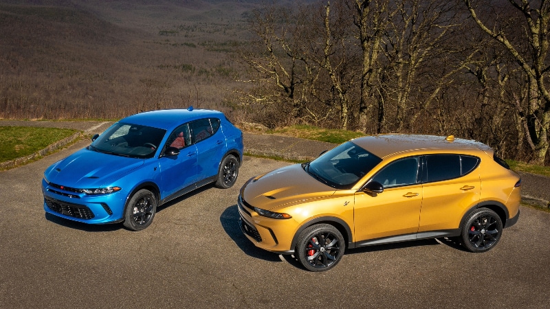 2024 Dodge Hornet Blu Bayou and Acapulco Gold exterior body color
