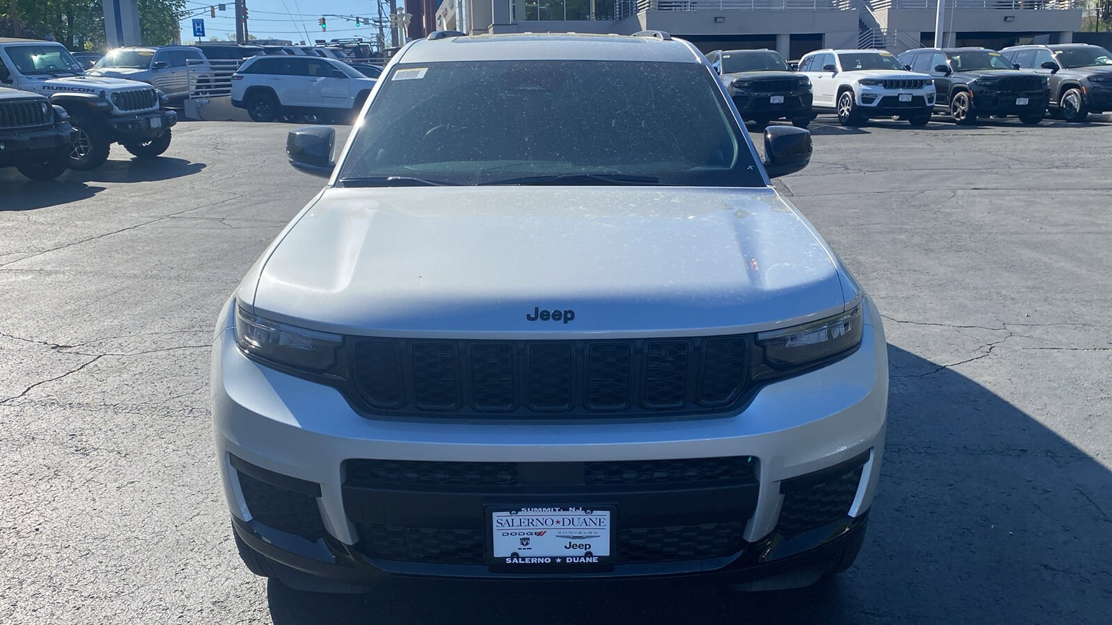 2025 Jeep Grand Cherokee Altitude X photo 2