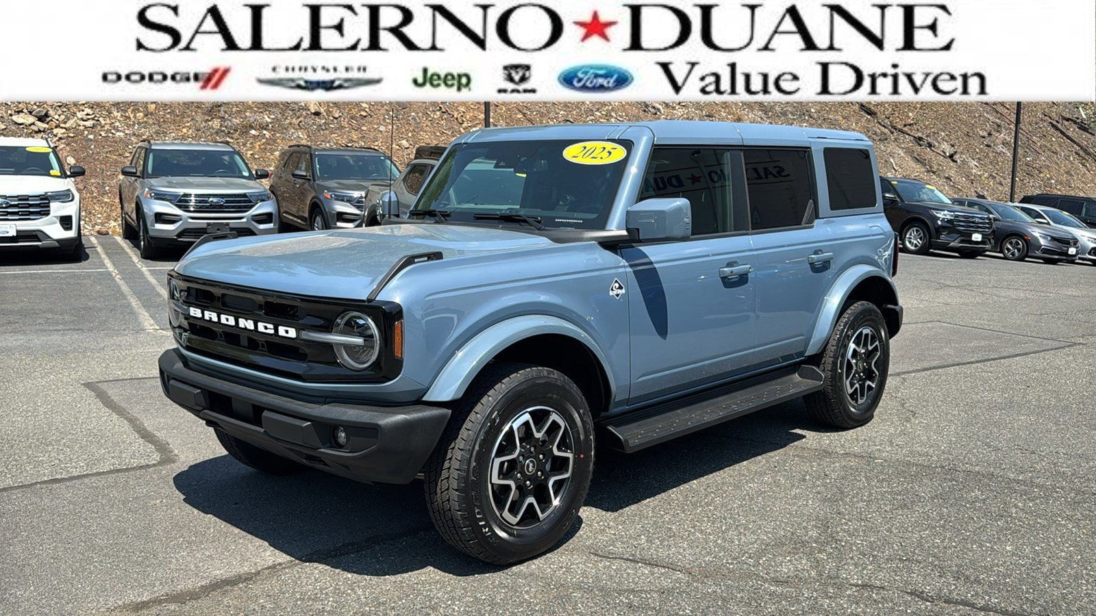 2025 Ford Bronco Outer Banks 4x4's photo