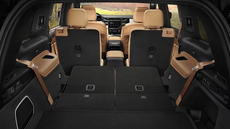 2024 Jeep Grand Cherokee 4xe plug-in hybrid cargo space