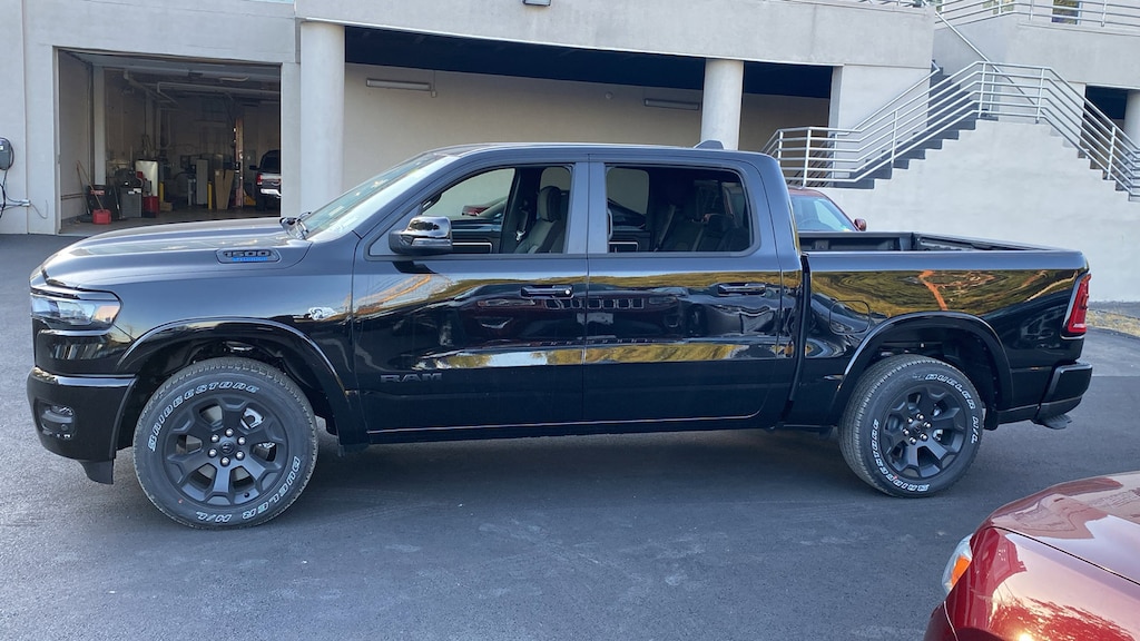 New 2026 Ram 1500 BIG HORN CREW CAB 4X4 5'7 BOX Pickup