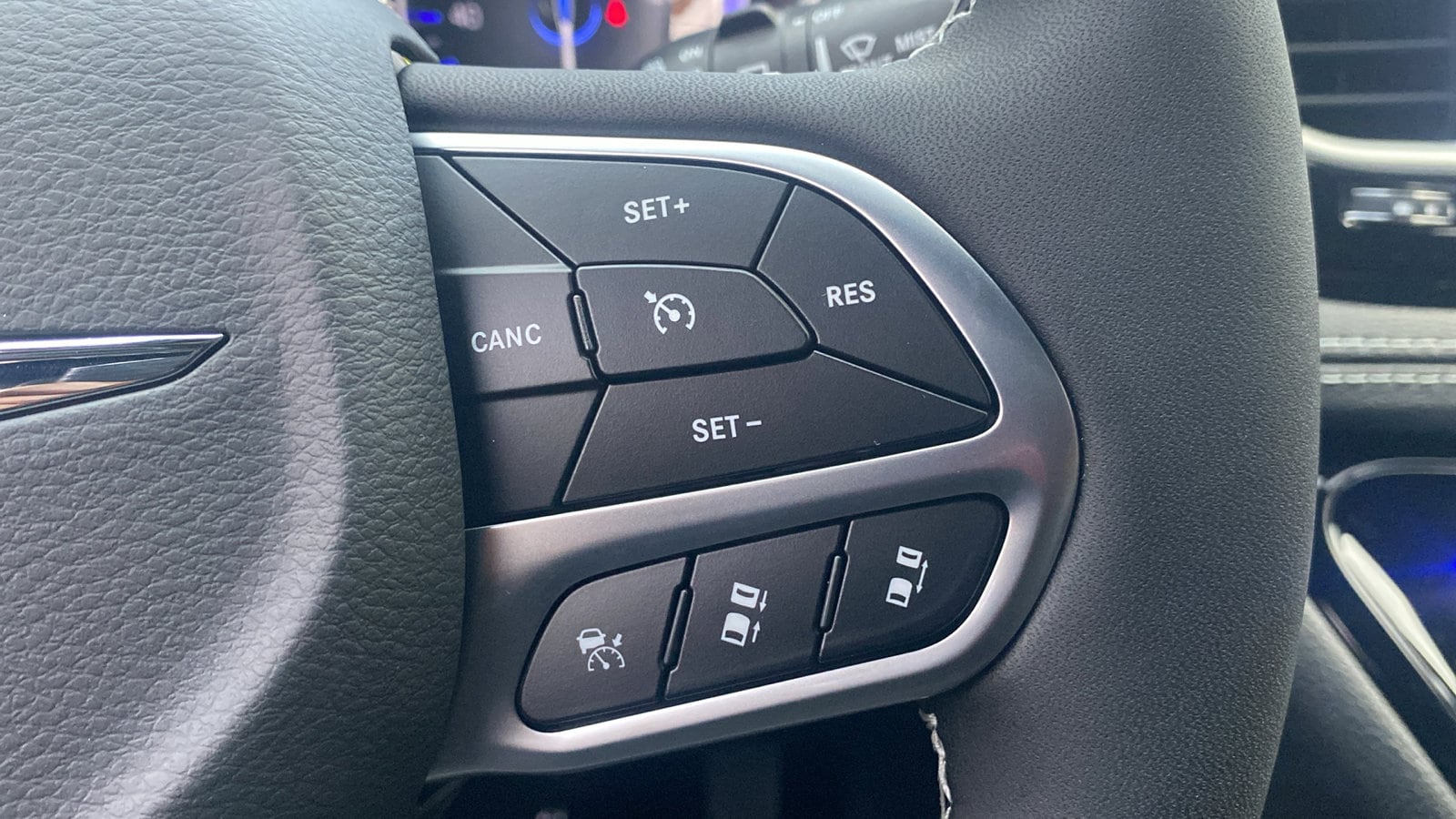 2026 Chrysler Pacifica Select - Photo 12
