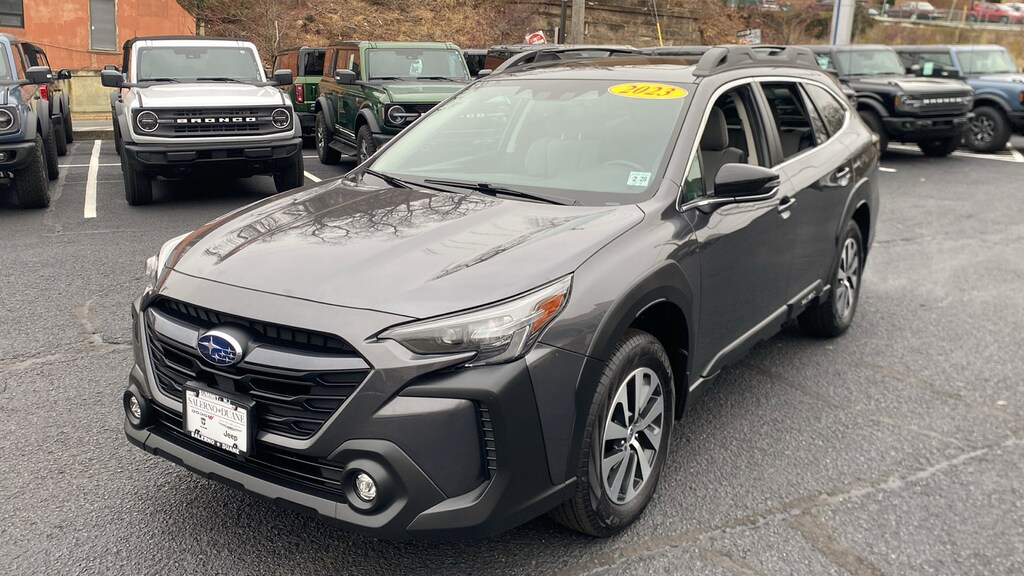Used 2023 Subaru Outback Premium SUV