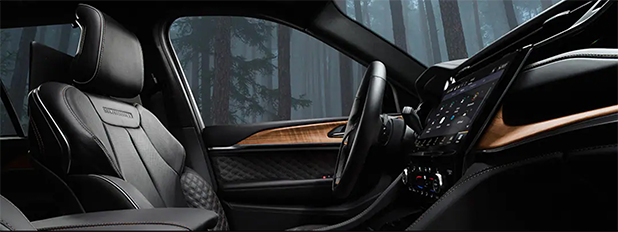 2023 Jeep Grand Cherokee 4xe luxurious interior