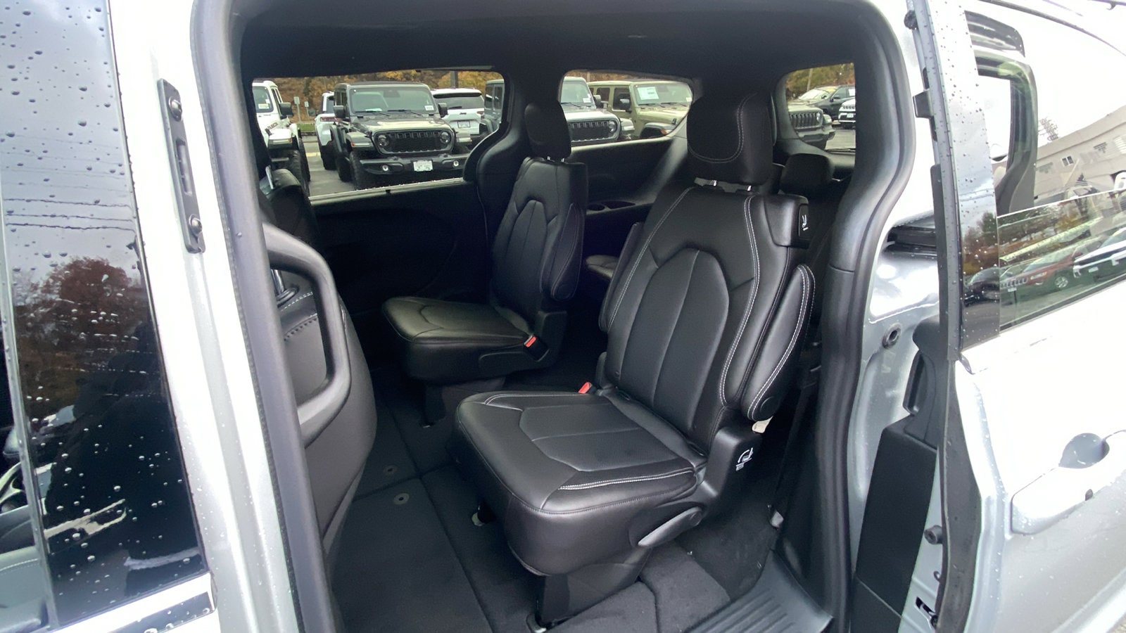 2026 Chrysler Pacifica Select - Photo 21