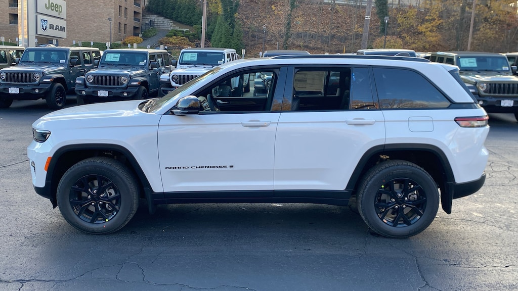 New 2025 Jeep Grand Cherokee ALTITUDE X 4X4 Sport Utility