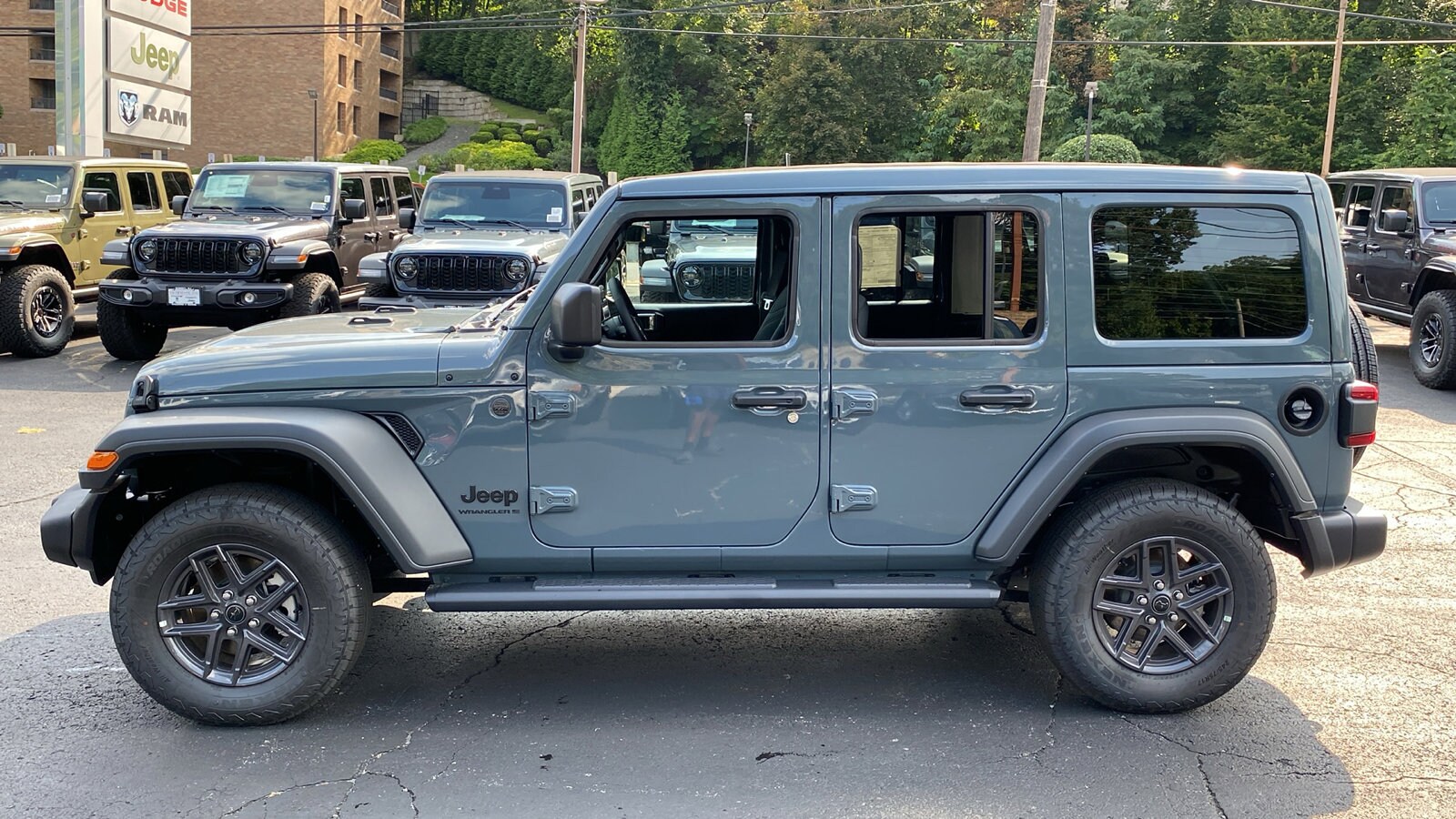 2025 Jeep Wrangler Sport S photo 3