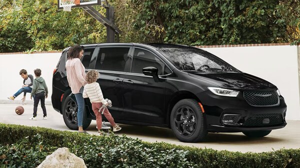 2026 Chrysler Pacifica Plug-in Hybrid Lease Deals Near Summit, NJ