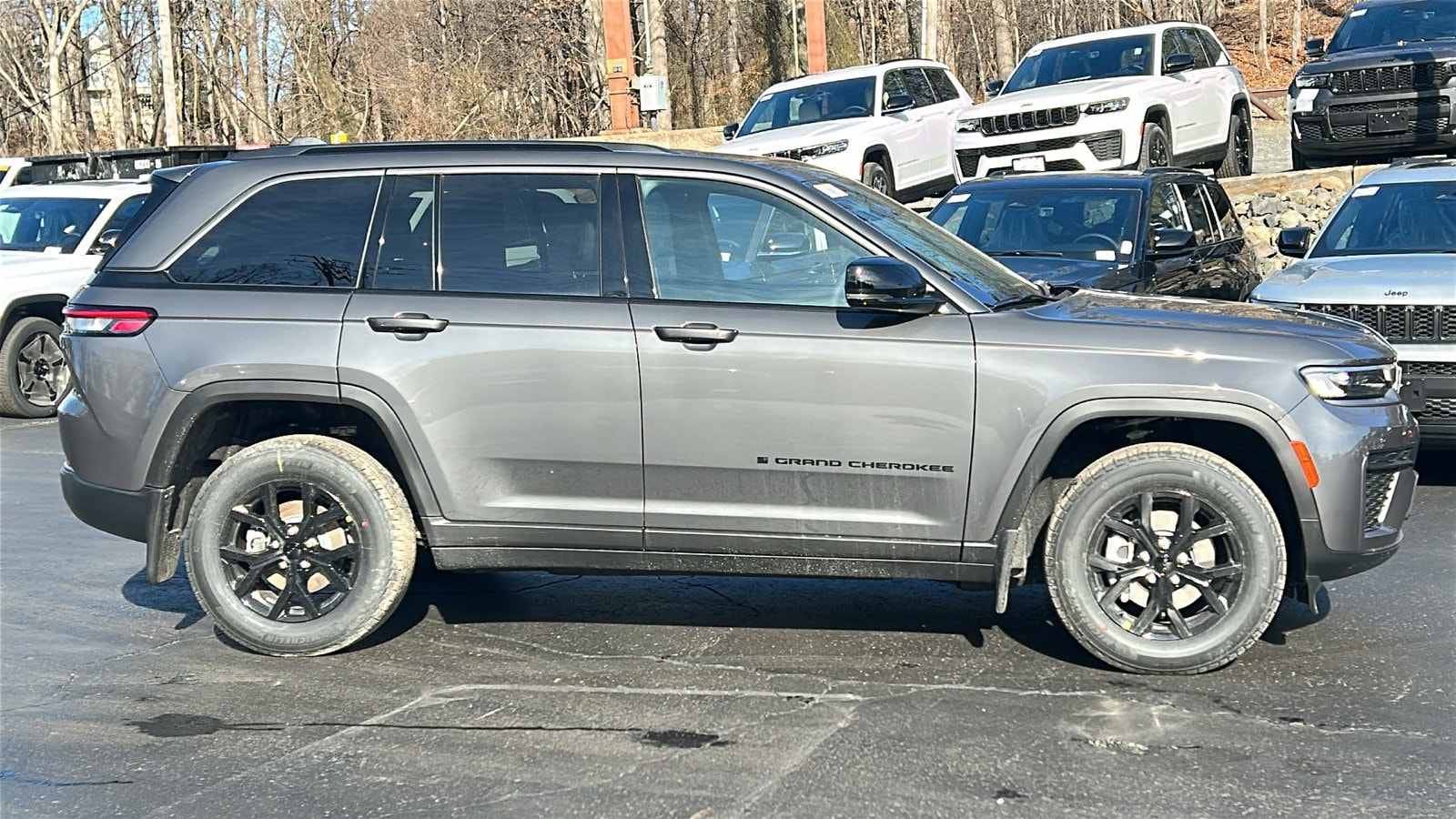 2026 Jeep Grand Cherokee Laredo - Photo 11