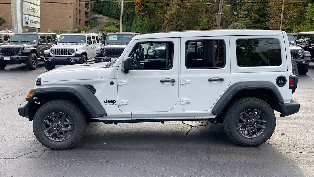 New 2026 Jeep Wrangler 4-DOOR SPORT S Sport Utility