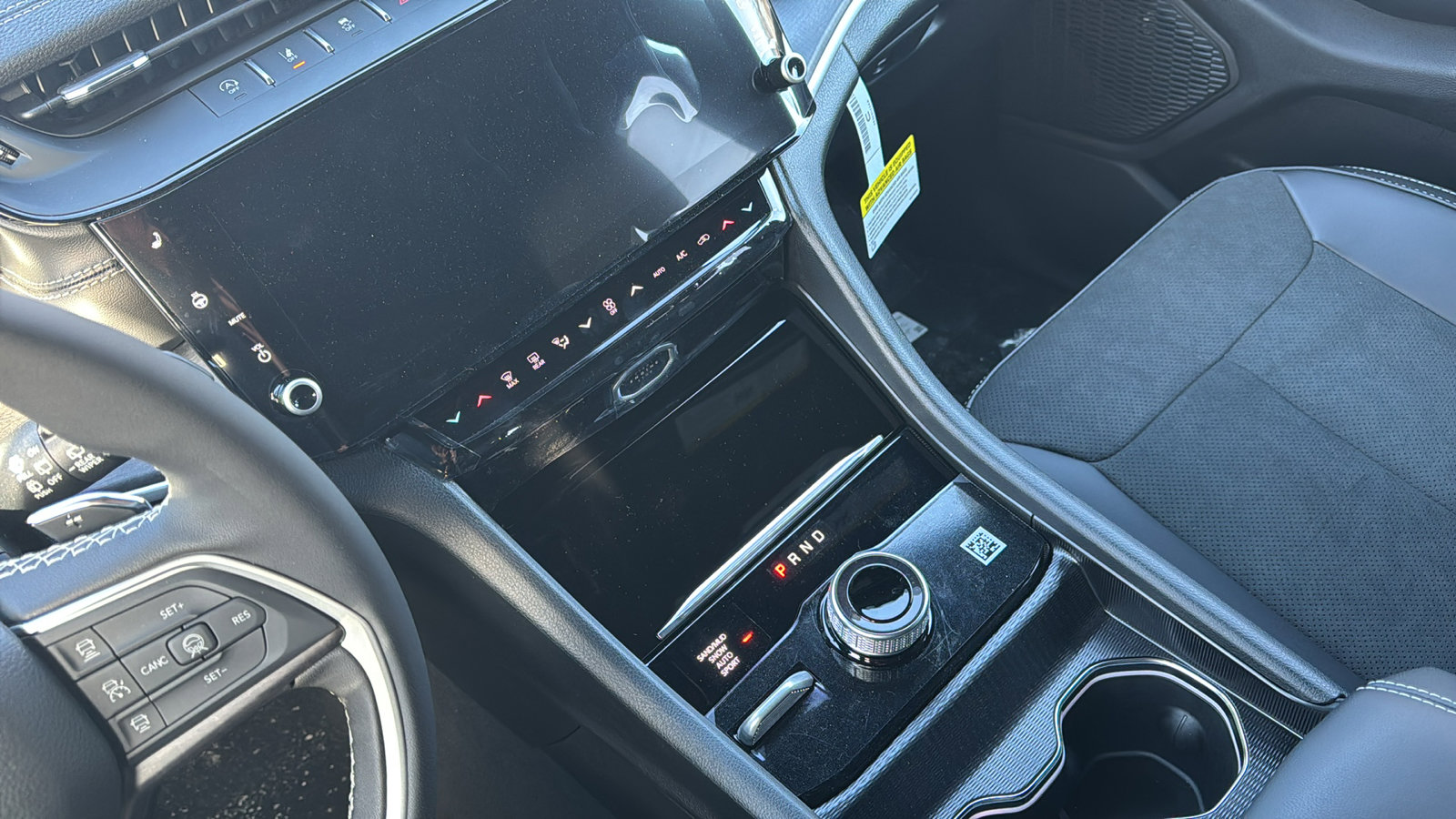 2026 Jeep Grand Cherokee Laredo - Photo 30