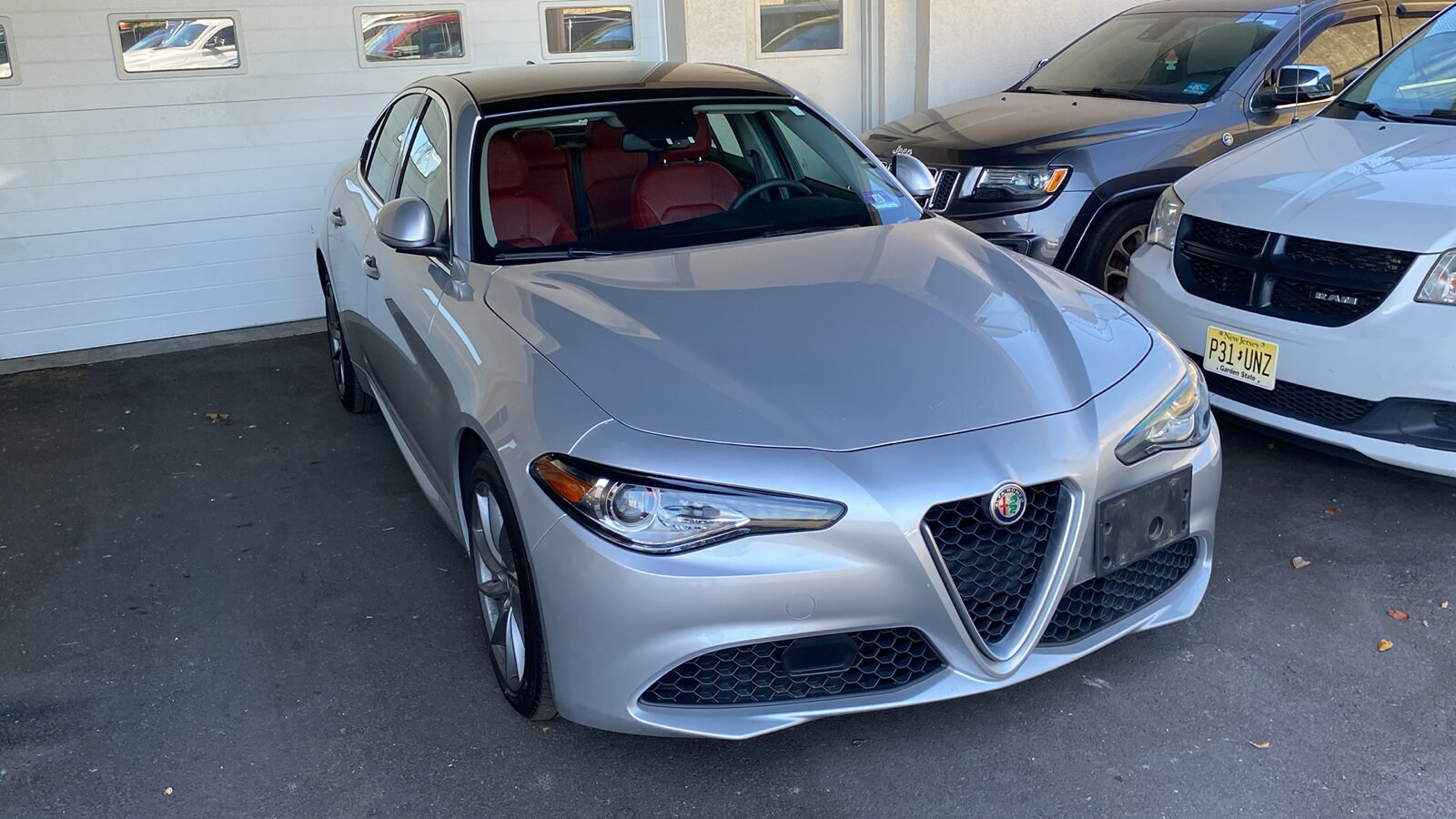 2017 Alfa Romeo Giulia Base photo 2