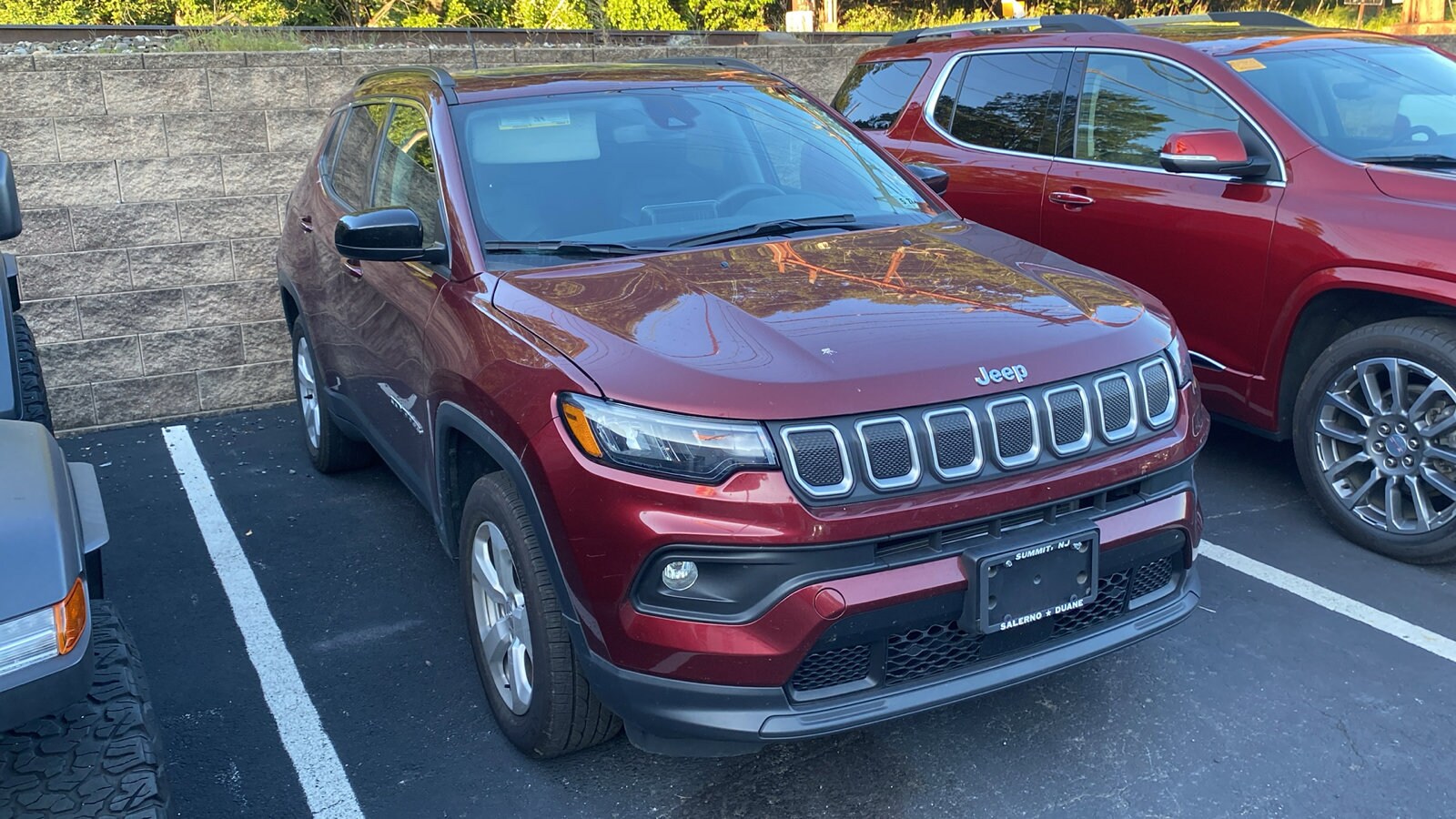 2022 Jeep Compass Latitude photo 2