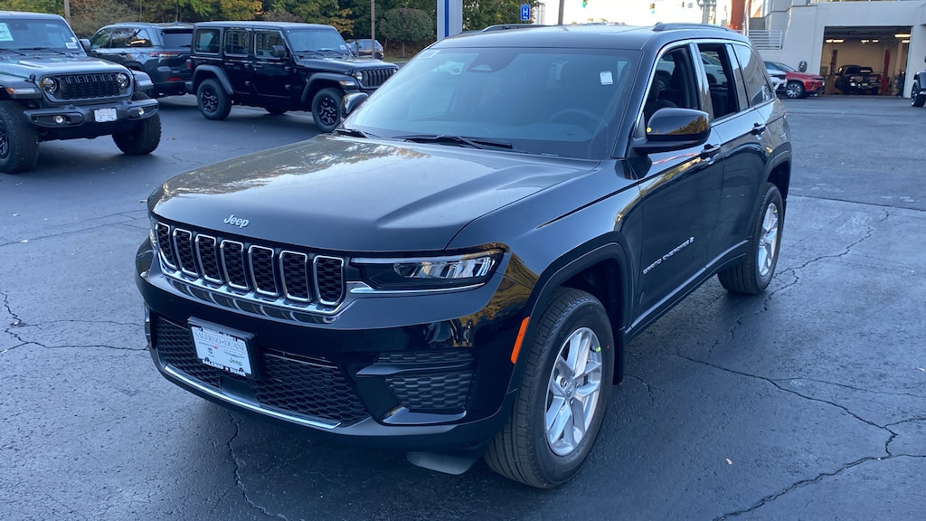 New 2025 Jeep Grand Cherokee LAREDO X 4X4 Sport Utility