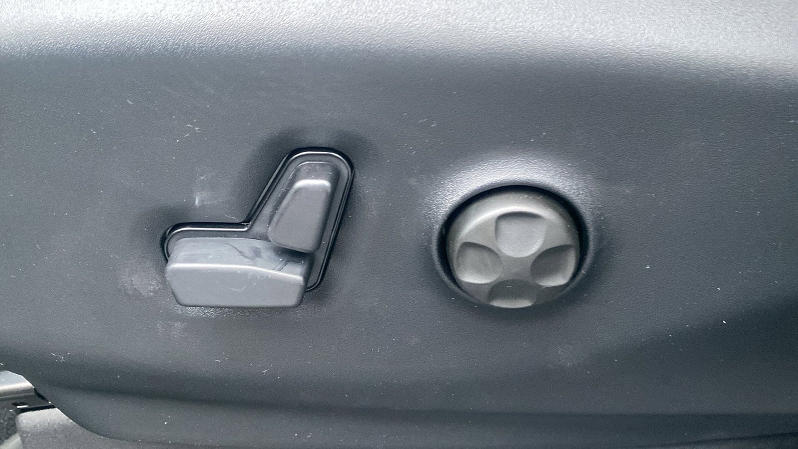 2026 Chrysler Pacifica Select - Photo 18