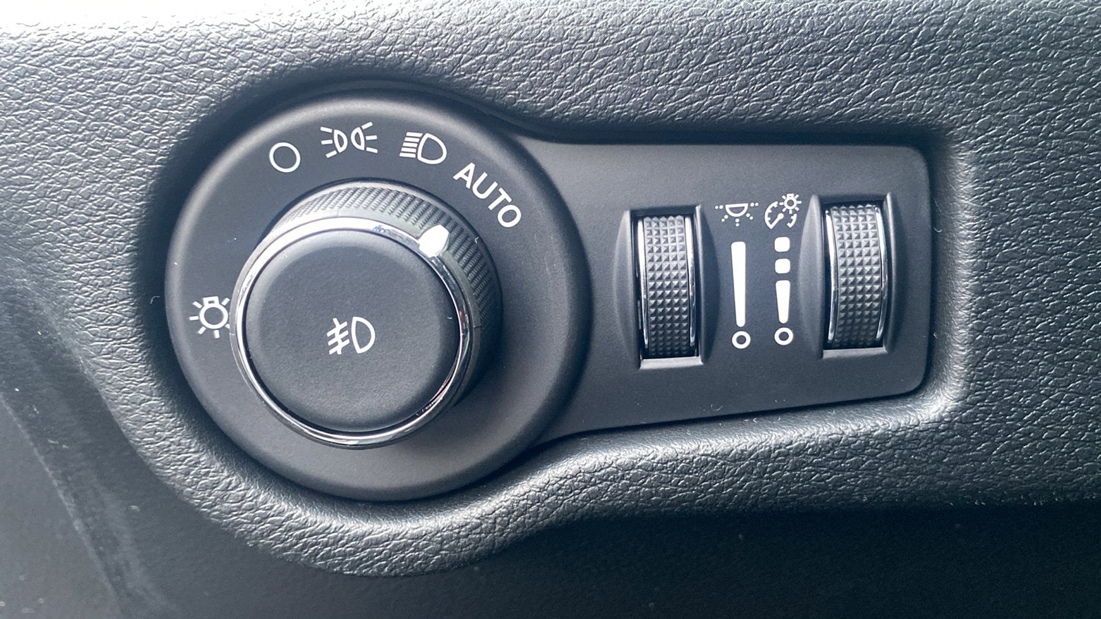 2026 Chrysler Pacifica Select - Photo 8