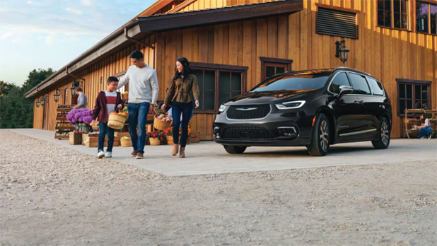 2023 Chrysler Pacifica Hybrid lease offers Summit NJ