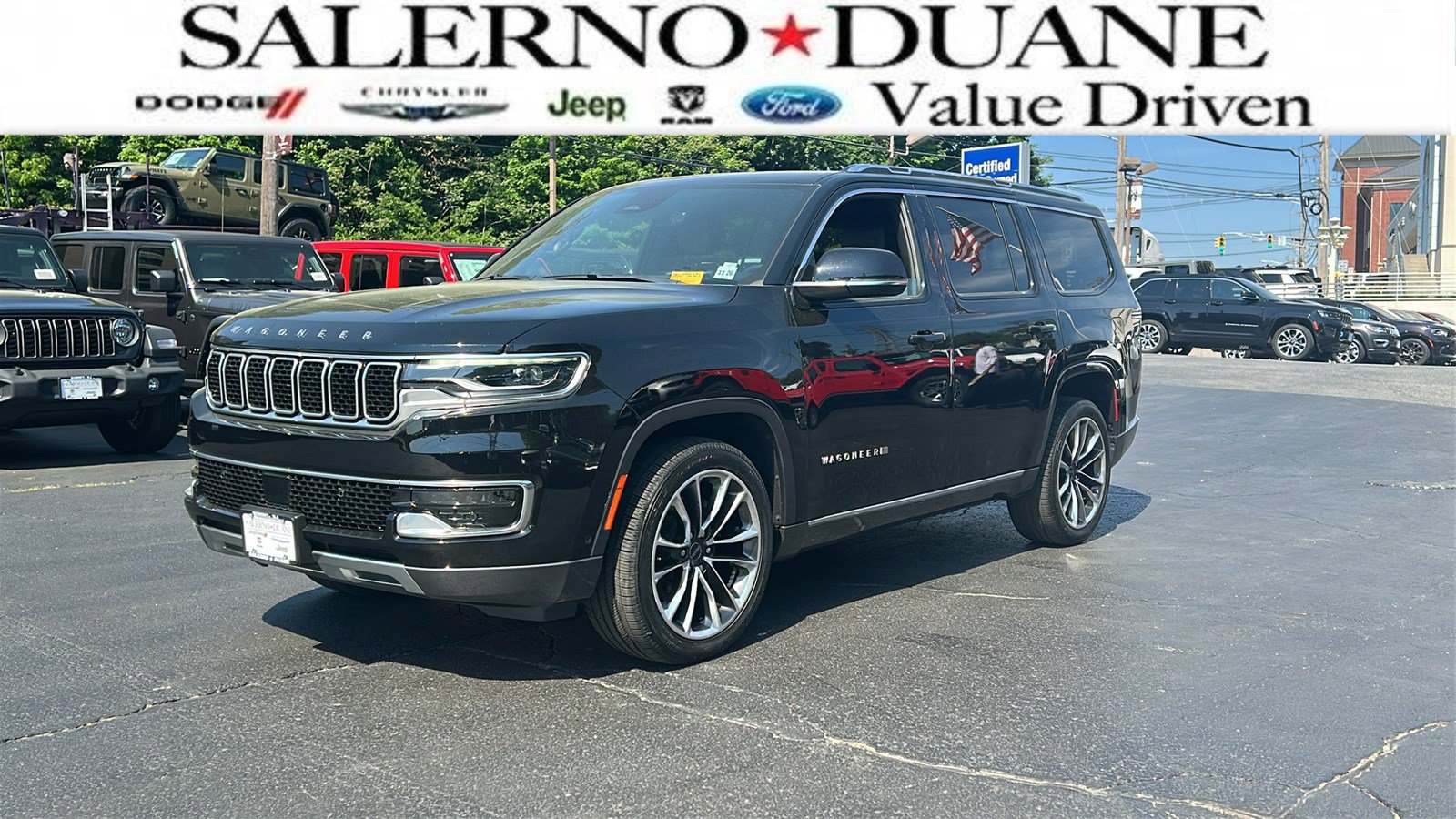 2022 Jeep Wagoneer Series III 4WD's photo