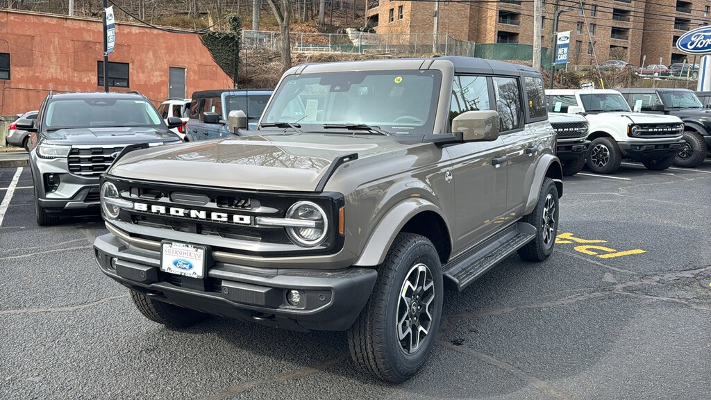 New 2026 Ford Bronco Outer Banks SUV