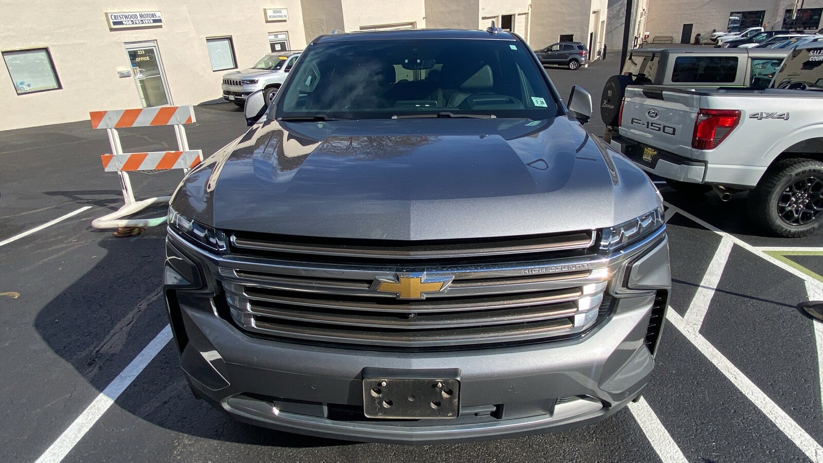 2021 Chevrolet Suburban High Country photo 2