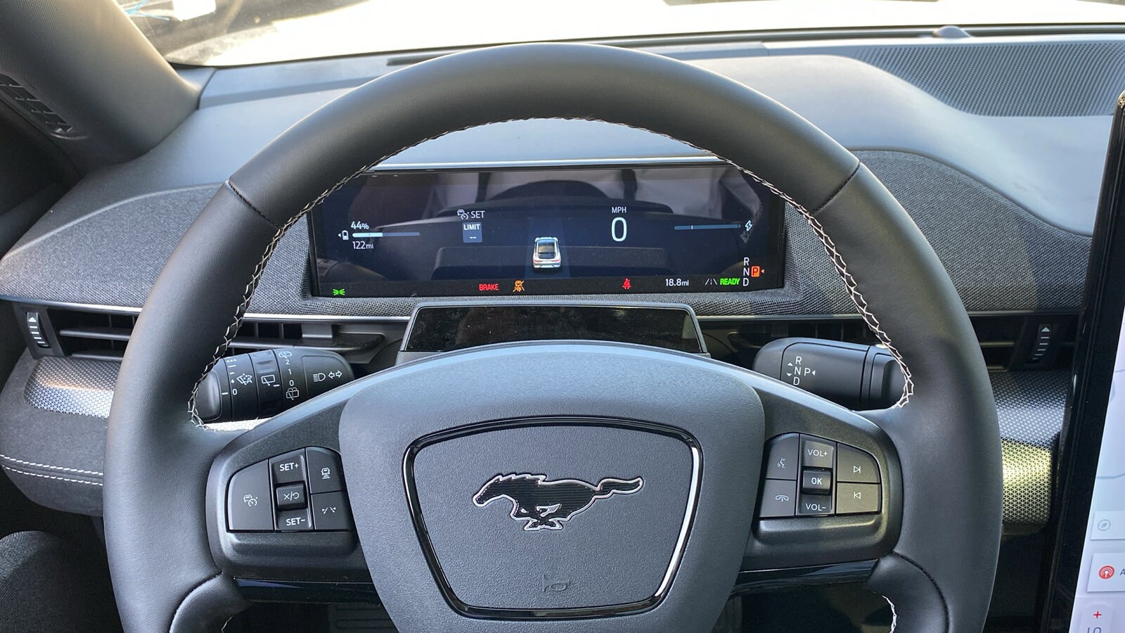 2025 Ford Mustang Mach-E GT - Photo 10