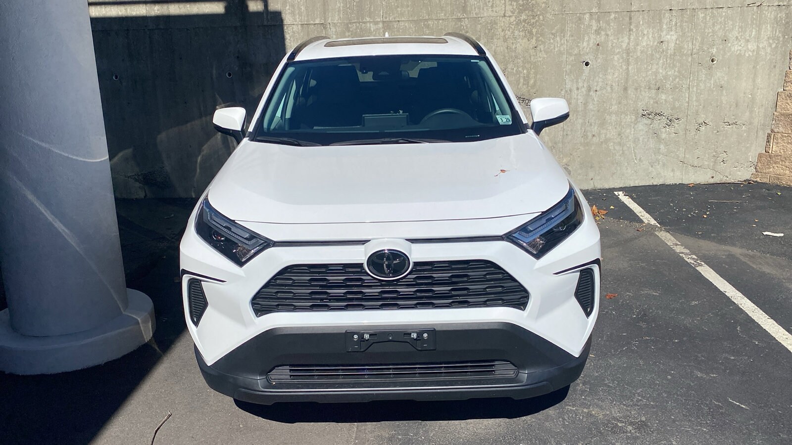 2024 Toyota RAV4 XLE photo 2