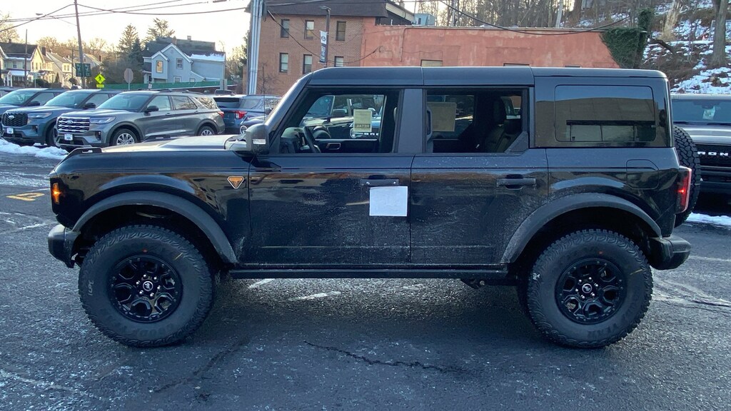 New 2025 Ford Bronco Badlands SUV