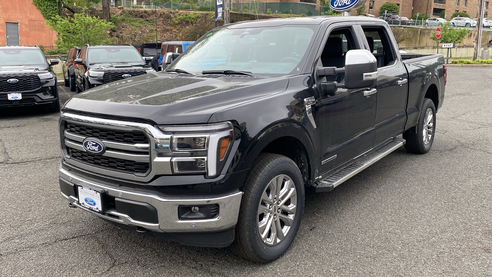 2025 Ford F-150 Lariat photo 3