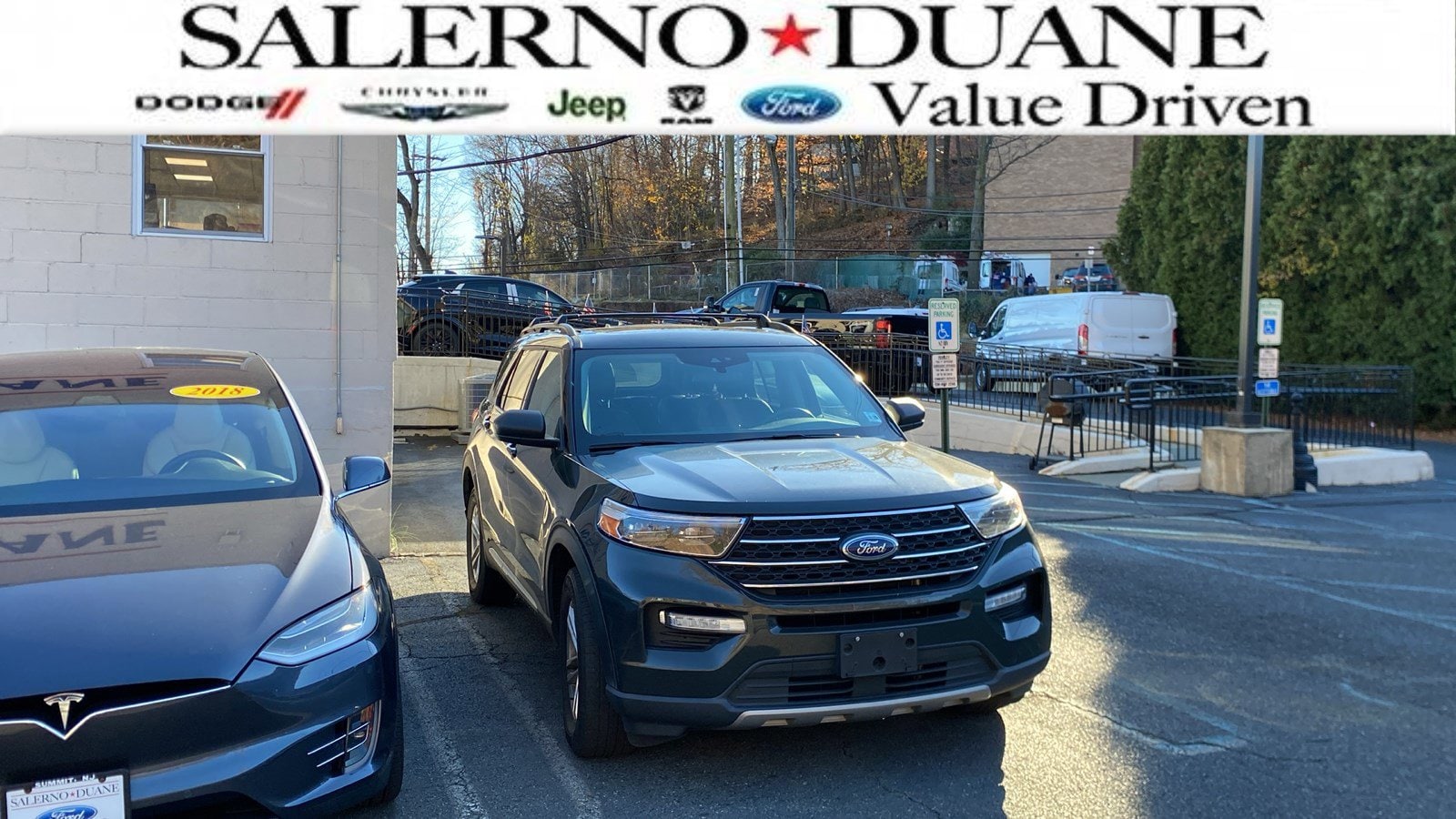 2023 Ford Explorer XLT's photo