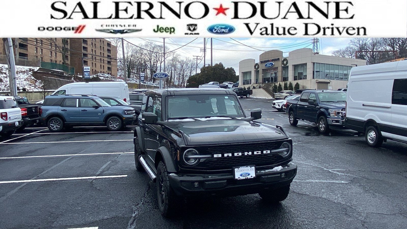 2025 Ford Bronco 4-Door Outer Banks's photo