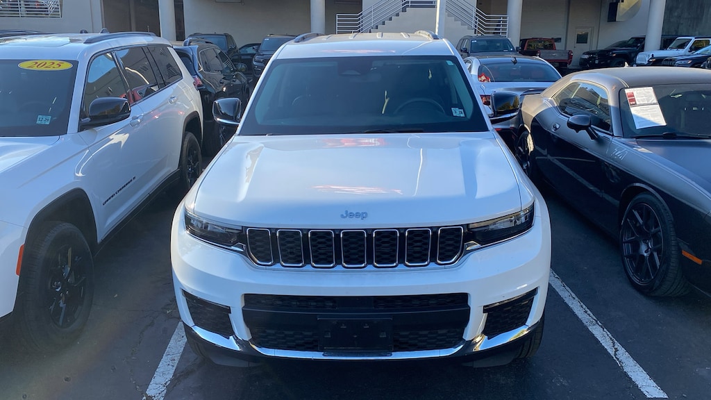 Used 2023 Jeep Grand Cherokee L Limited SUV