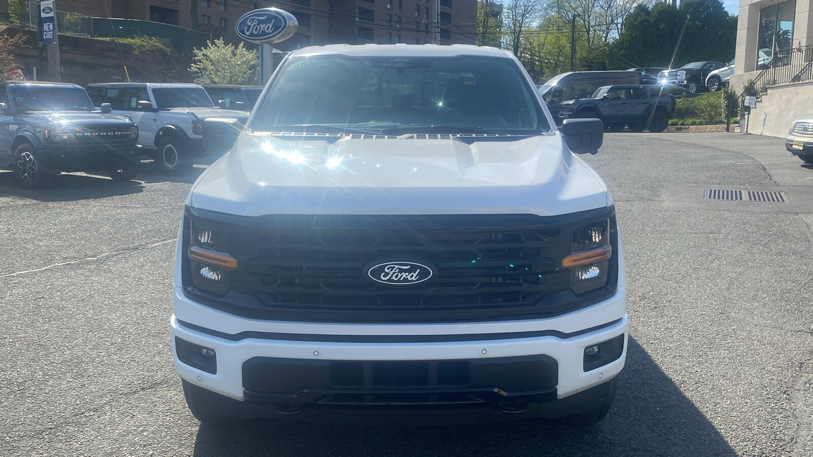 2025 Ford F-150 XLT photo 2