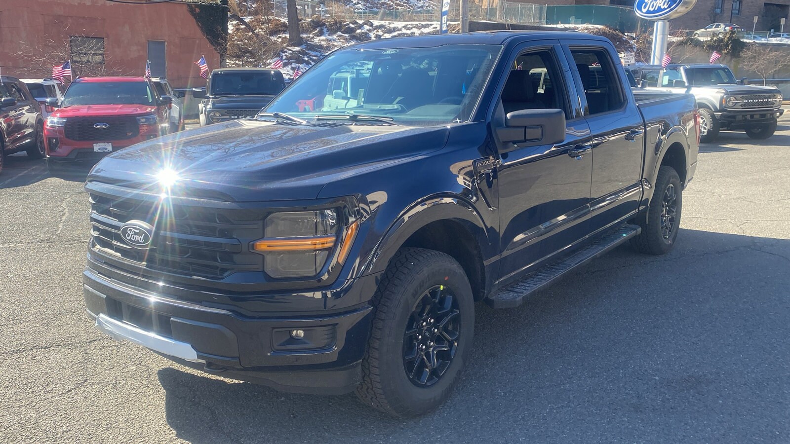 2025 Ford F-150 XLT photo 3