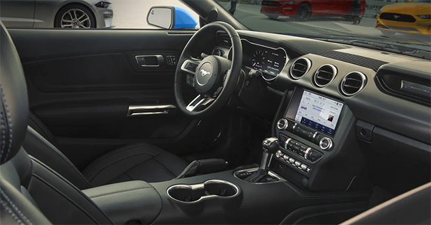 2022 Mustang Stealth Edition Panel console
