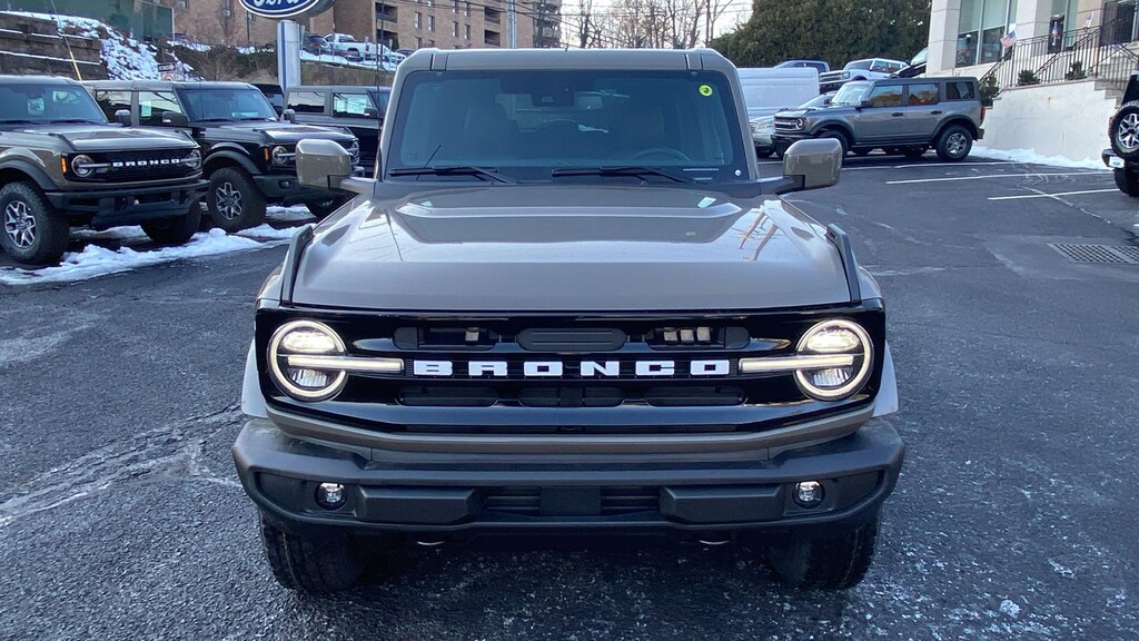 New 2025 Ford Bronco Outer Banks SUV
