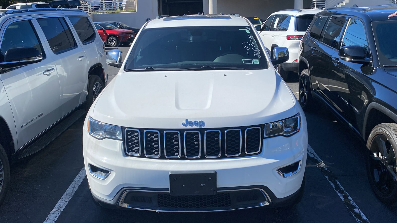 2019 Jeep Grand Cherokee Limited photo 4