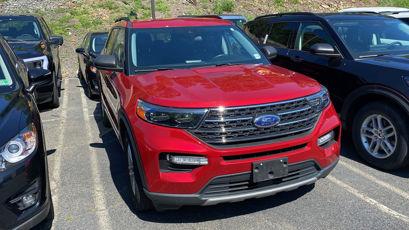 2022 Ford Explorer XLT photo 2