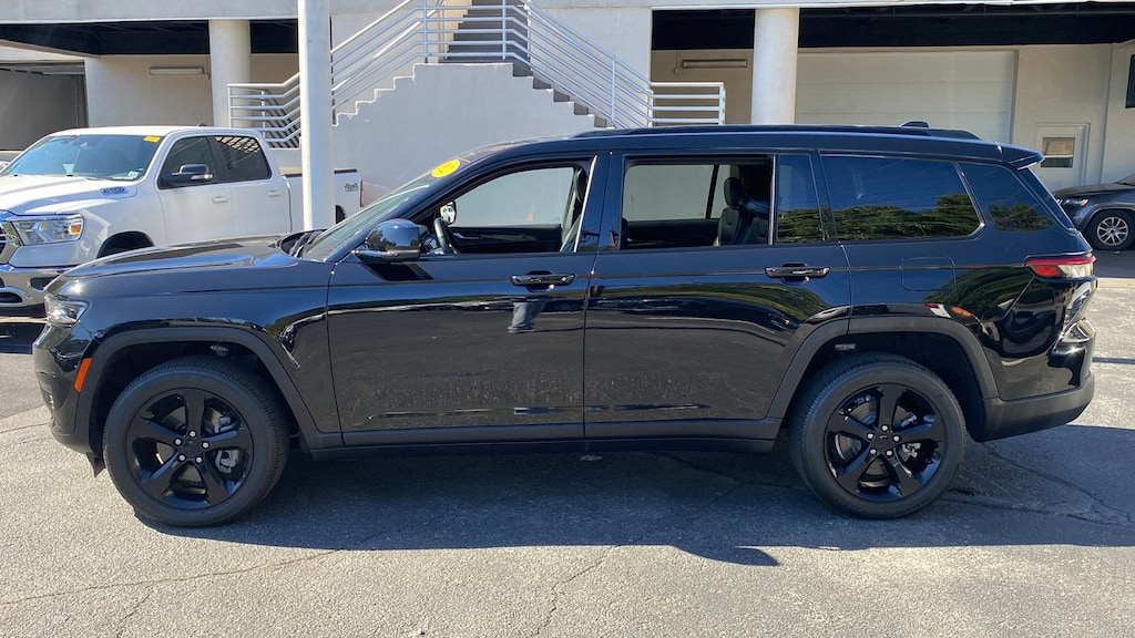 Used 2022 Jeep Grand Cherokee L Altitude SUV