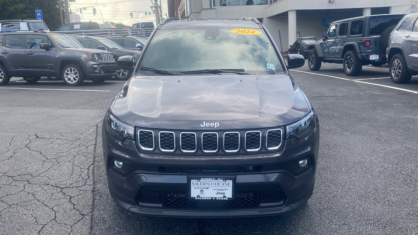 Used 2024 Jeep Compass Latitude with VIN 3C4NJDBN3RT120040 for sale in Summit, NJ