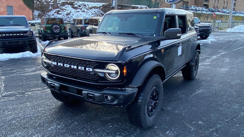 New 2025 Ford Bronco Badlands SUV