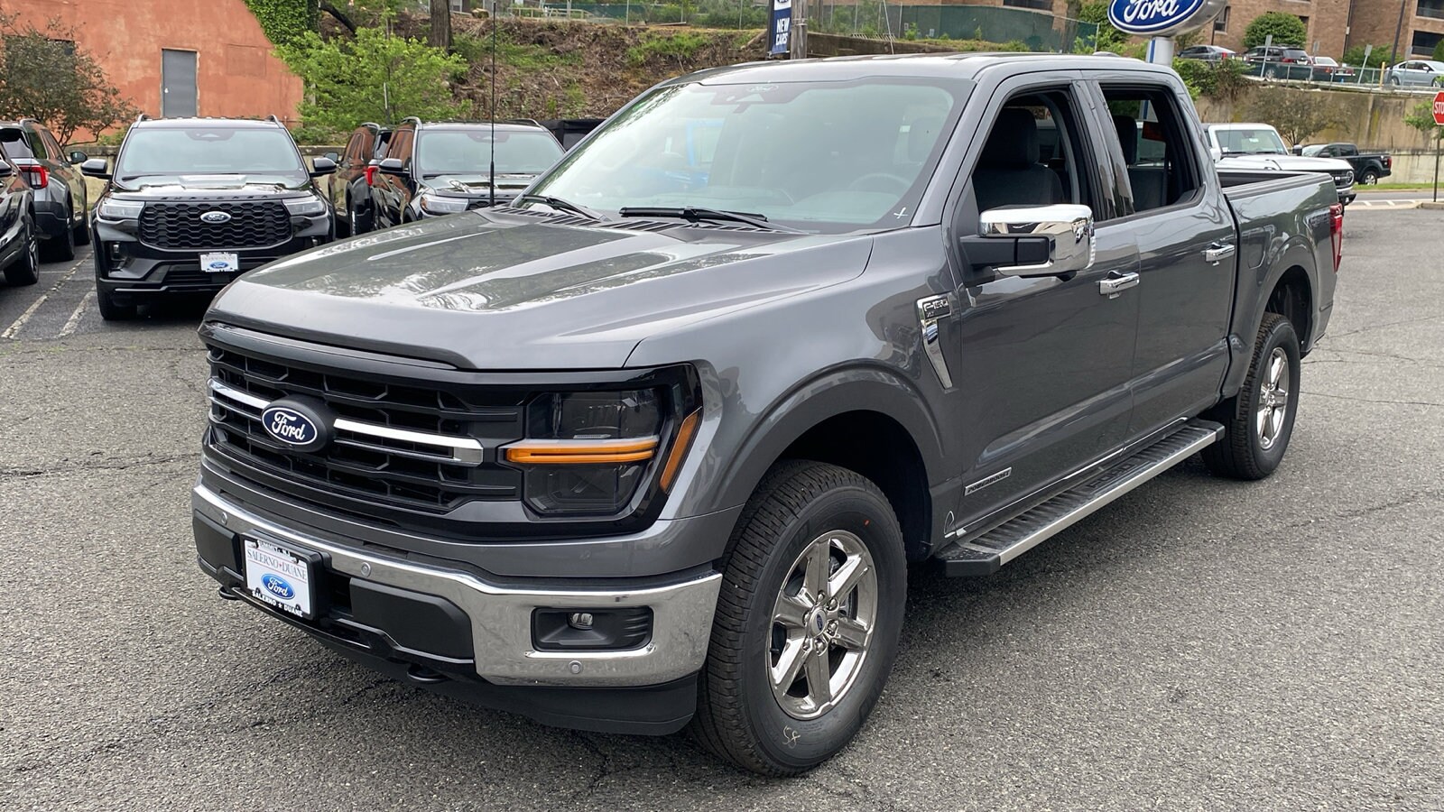 2025 Ford F-150 XLT photo 3