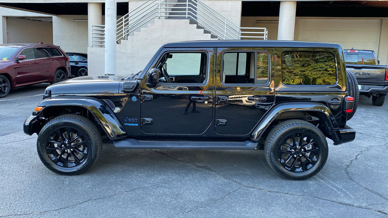 2021 Jeep Wrangler 4xe Unlimited Sahara High Altitude photo 3