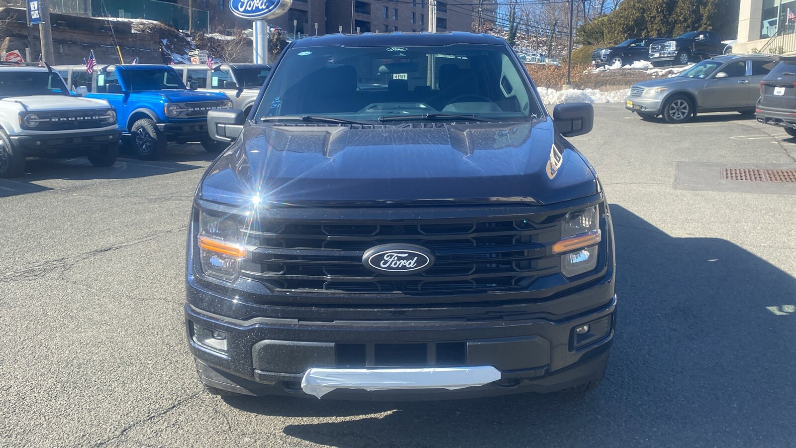 2025 Ford F-150 XLT photo 2